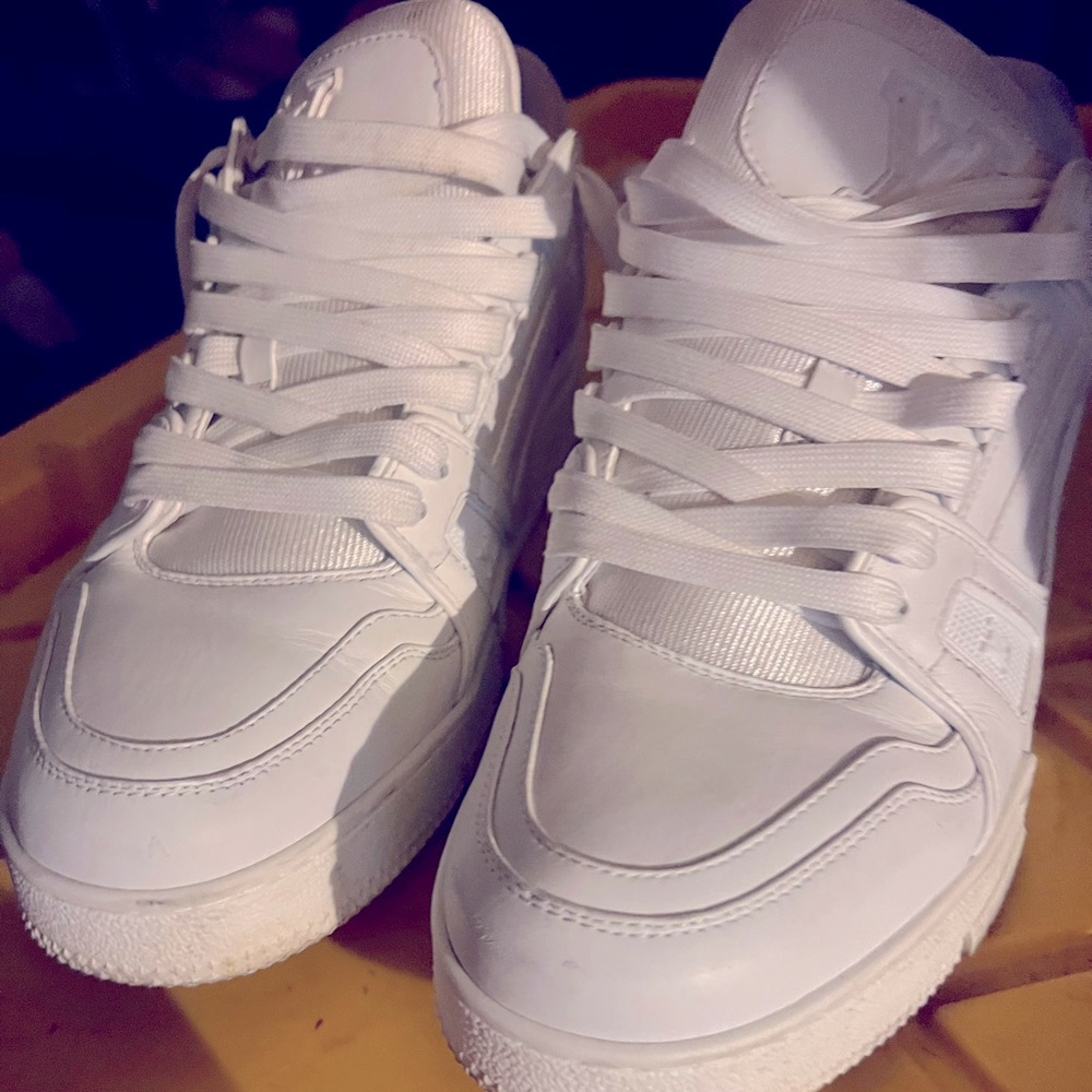 White Louis Vuitton sneakers Authentic great condition